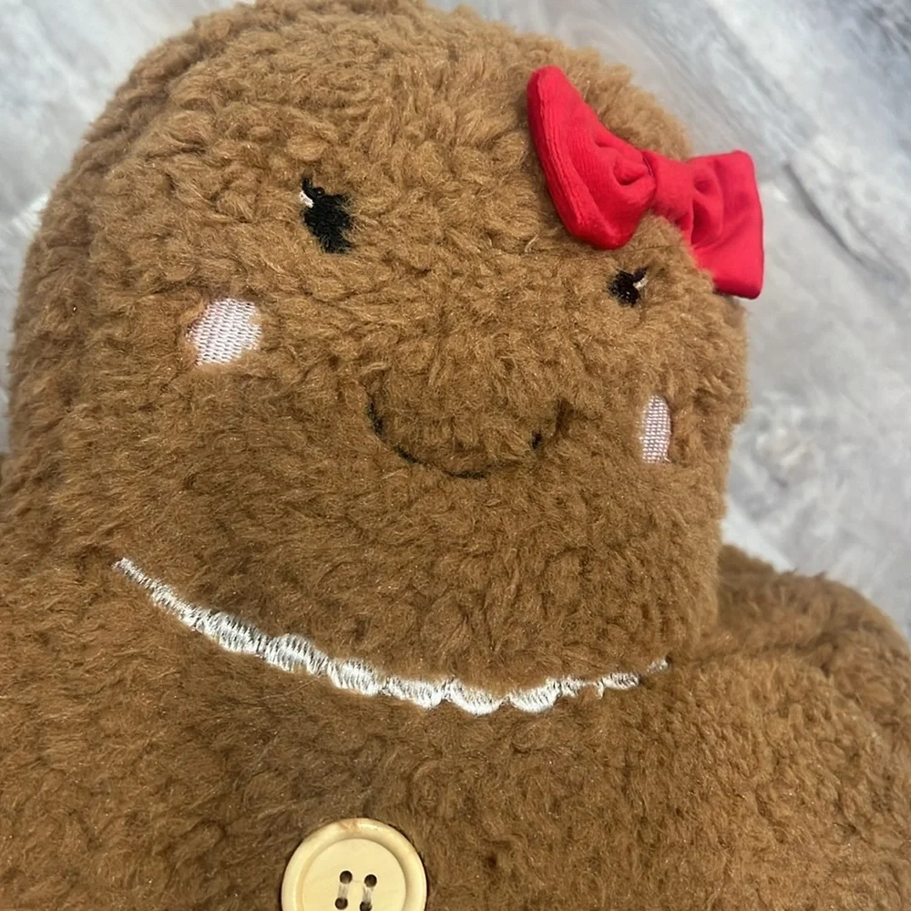 NWT Cupcakes and Cashmere Gingerbread Man and Woman Pillows set of 2